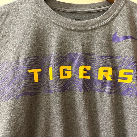 Nike Tops - Women’s x-small LSU dri-fit long sleeve top